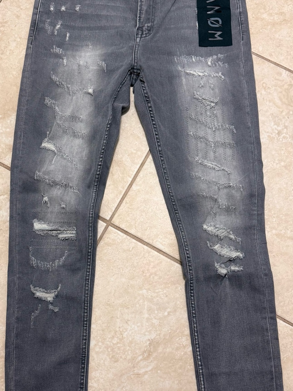 ANØM Men’s Gray Skinny Fit Distressed Dark Wash Denim Jeans Button NWT
